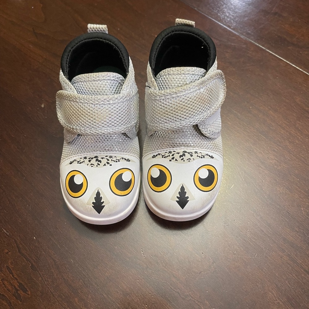 Ikiki owl shoes that squeak when you walk